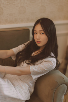 短发饥渴少妇人妻偷会情人